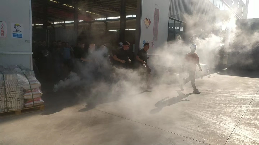 Genomföra säkerhetsutbildning och flyktborrar för att förstärka försvarslinjen för produktionssäkerhet